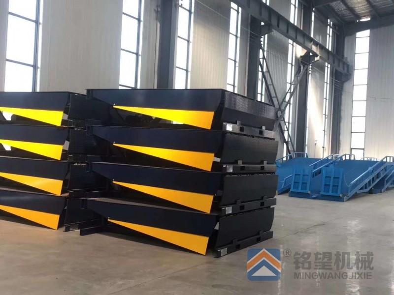 剪叉式升降机(加防护罩)产品特点及配置